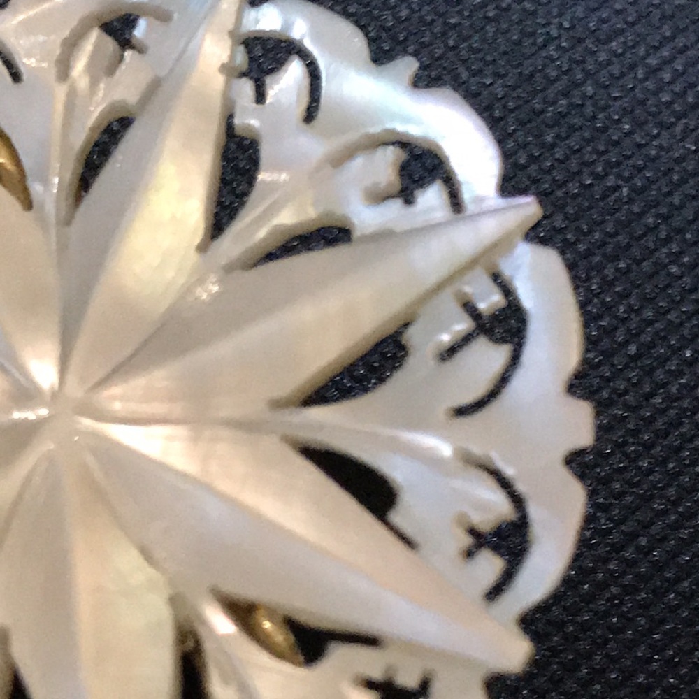 Intricate Bethlehem Carved Mother Of Pearl Pin / Brooch; Stamped; Star; Doves - Picture 6 of 9